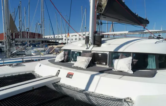 Charter Mulltihull Lagoon 410s2 Sailing Yacht Charter in Gandia (Valencia)