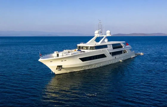 Alpha Marine Vetro 12 Power Mega Yacht