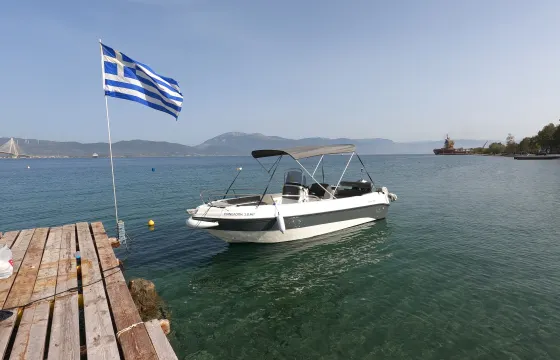 Luxury Speedboat Ithaka 5.50 in Santorini