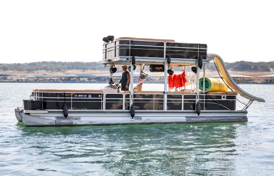 30ft tritoon w/Slide- 19 passenger - LOUD stereo - LUXURY BOAT - Named Skyfall