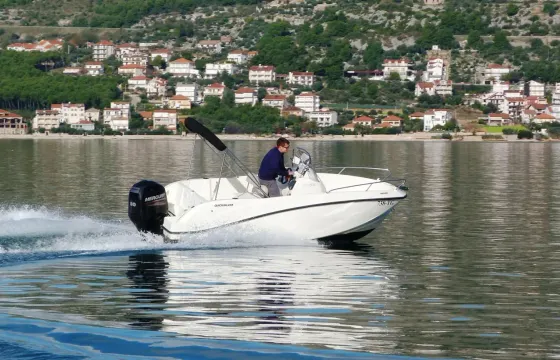 Charter 16' Deck Boat in Trogir, Croatia