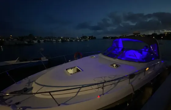 Luxurious and Intimate Yacht Charter - Unforgettable Toronto Skyline Adventure