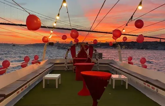 Make your own waves with this Motor Yacht in İstanbul, Turkey