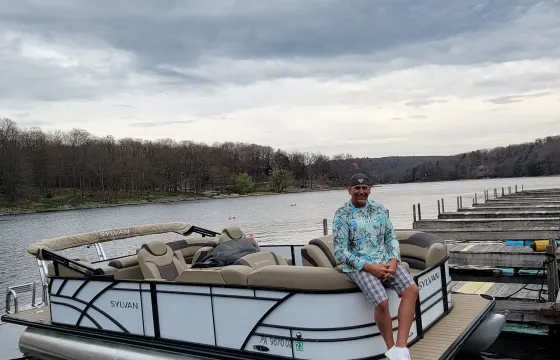 Slyvan L3 LZ Luxury Pontoon for rent in Lake Wallenpaupack