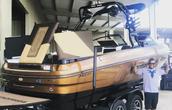Hit the Water Aboard 25' Moomba Mojo Wakeboard Boat in Austin, Texas