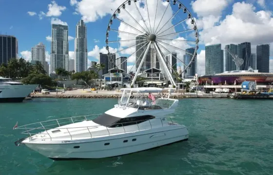 50' Azimut Flybridge in Miami