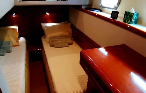 Ferretti 620 Luxury Motor Yacht for weekly charters in Alimos