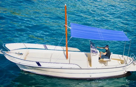 Charter Gozzo Sorrentino 7,2 in Vico Equense, Italy