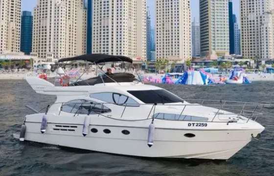 Experience DUBAI on our 50FT AZIMUT