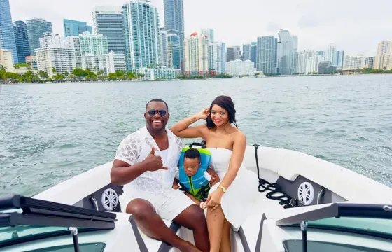 24' Monterrey M225 offering 1 hour Private Boat tours in Miami - No wasted time