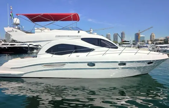 New Majesty 44ft Dubai Marina capacity 15 guest