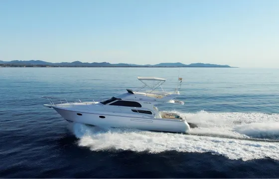 Charter 38' Garin Fly Motor Yacht Rental in Manacor, Illes Balears