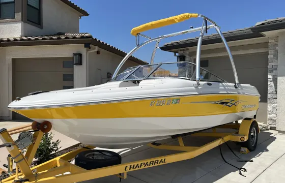 Lake Tulloch Boat Rentals: Fast Chaparral Bowrider for Your Perfect Vacation