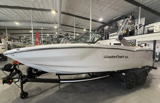 2026 Mastercraft Nxt23 - 10 People Max, Wakeboard, Tow Tube, Captain Included
