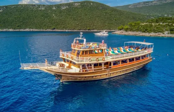 Montenegro: Bay of Kotor Private Boat Tour with Captain