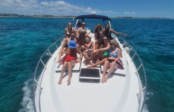 Wellcraft 36 Yacht Rental in Cancun, Mexico