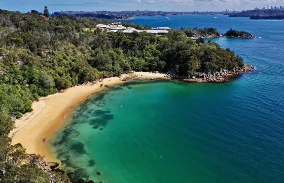 Entertain aboard Santa Cruz Halvorsen Motor Yacht in style on Sydney Harbour!