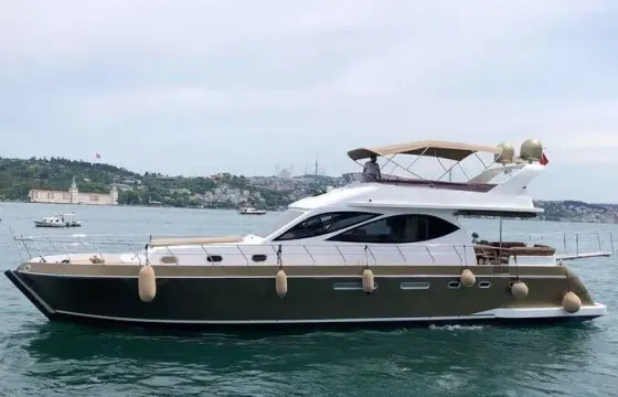 39ft Yacht Rental — See Istanbul from the Water