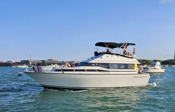 42' Mediterranean Yacht for Luxury Cruises in Chicago - 3 Boats Available!