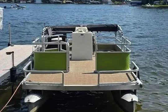 20ft Harris Pontoon for 6 / Relax / Fish / Swim / Sandbar