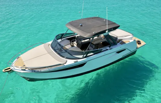 Discover Ibiza and Formentera on Alfastreet Marine 28 Yacht!