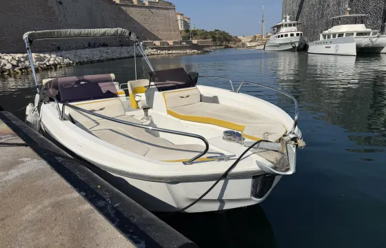 Beneteau Flyer 6.6 Sportdeck Bowrider in Marseille, Provence Alpes Côte d'Azur