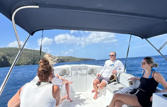 Sight Seeing and Snorkeling on Chris-Craft 280
