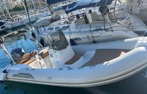 Self-Drive RIB 24ft Capelli Tempest 690 - Msida Marina Pieta Quay