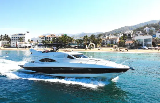 74 Sunseeker Manhattan Sport & Luxury Yacht in Puerto Vallarta