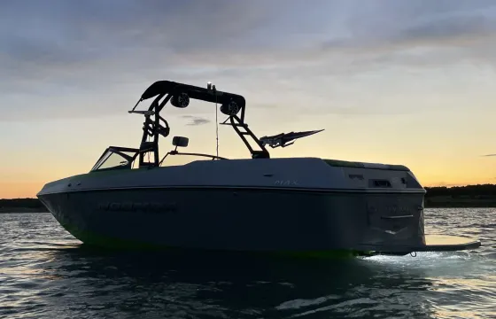 23' Moomba Wake Surf Boat In Austin | Fits Up To 12 People