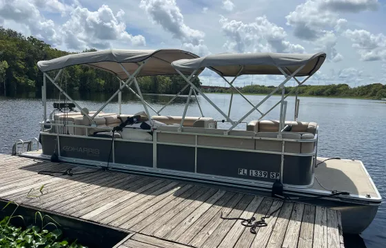 10 Passenger Pontoon Springs swimming/river fishing (Blue Springs/Silver Glenn)