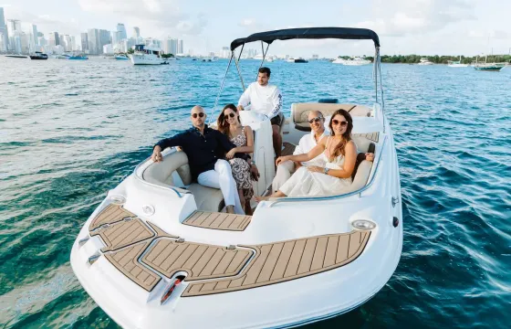 Hurricane 24’ – Miami Boat Experience