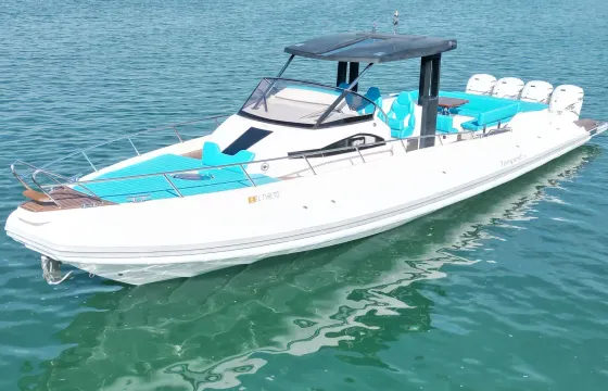 Enjoy Bimini in 50ft Capelli Tempest in Miami Beach!