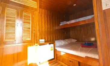Liveaboard Diving Charters on