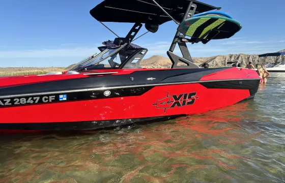 22' Axis Wakesurf Boat with captain included