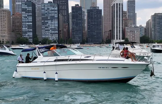 39' Sea Ray Express Cruiser for Rent in Chicago with Captain Included