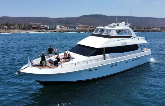 Manhattan Beach - 84ft Lazzara Super Luxury Yacht Charter