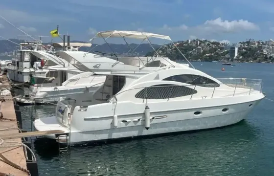Azimut 42ft Yacht Charter in Acapulco - accommodate 15 guests