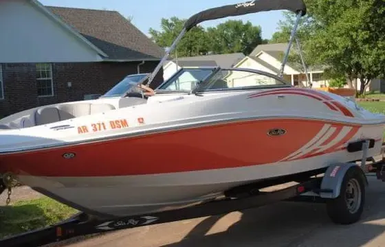 Beautiful Sea Ray Boat For Any Day Any Lake