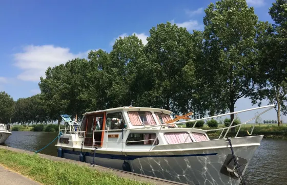 Palan C 950 (Kloek) ideal for family cruising on the dutch canals