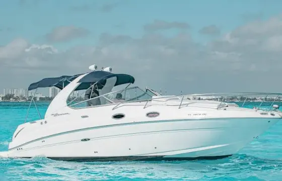 Pretty 32ft Sea Ray Sundancer Yacht in Cancun