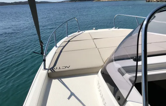 Quicksilver 755 Sundeck for 8 Person in Tisno, Croatia!