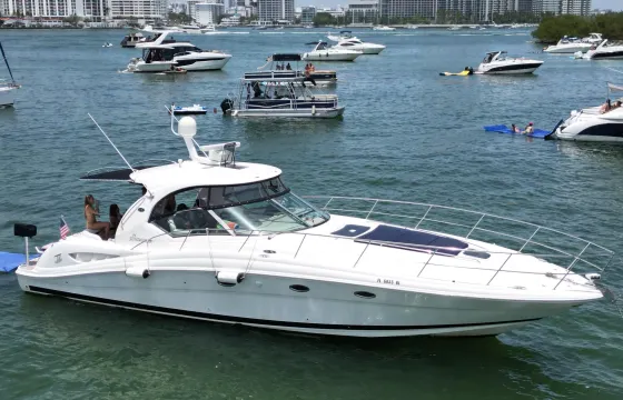 Luxury 44’Sea Ray Sundancer yacht with captain up to 13 people!