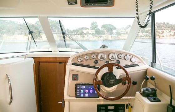Prestige 32 Flybridge + 2 FREE PADDLES