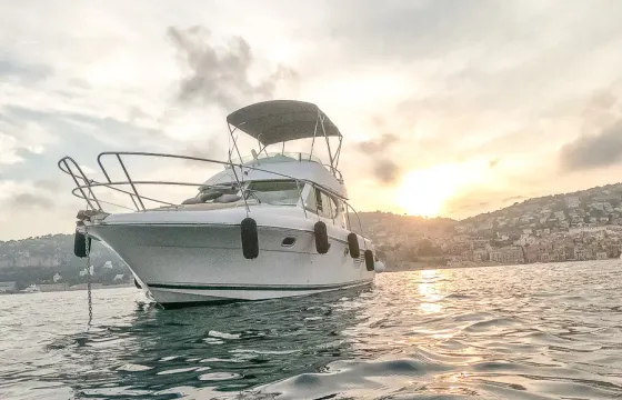 Prestige 32 Flybridge + 2 FREE PADDLES