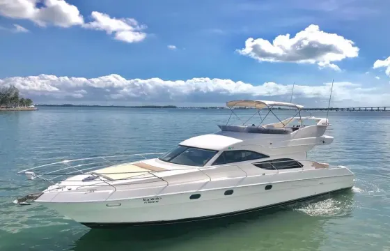 55’ Azimut Yacht Rental in Miami, Florida - Up to 13 people! Lets Party!