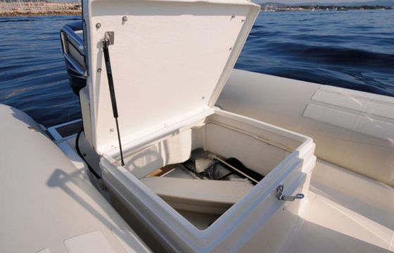Gommone Joker Power Boat for Rent to see best of Italy