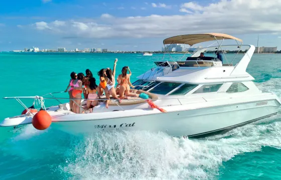 Cancun Party Yacht 46ft Sea Ray Flybridge