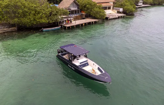Center Console 41 ft located in Cartagena Colombia - 20 PAX