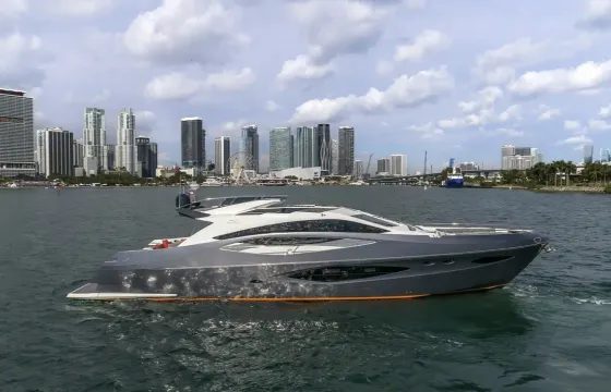 Luxurious 80ft Numarine serving Florida and Bahamas